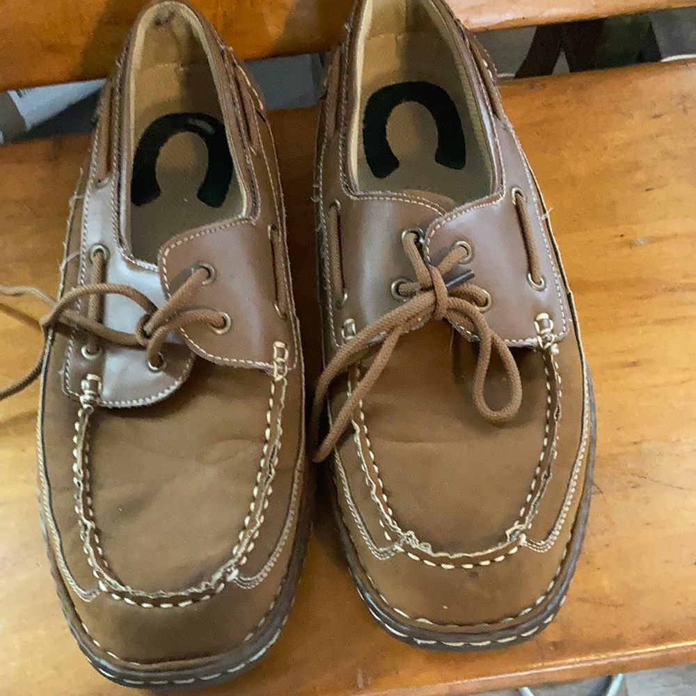 Nunbush boat shoes